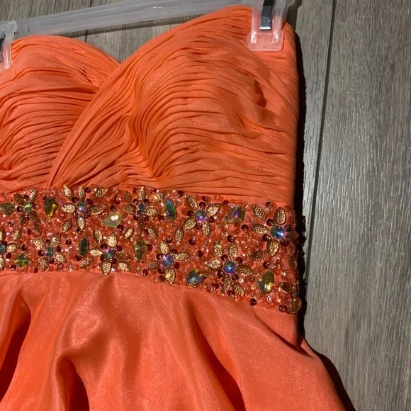 Grad Dress - Picture 1 of 3